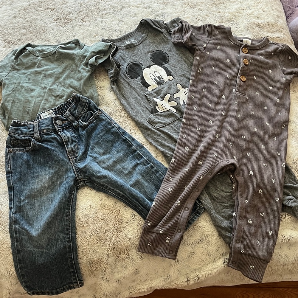 18 month clothes. 2 one peice rompers 1 pair of jeans 1 onesie